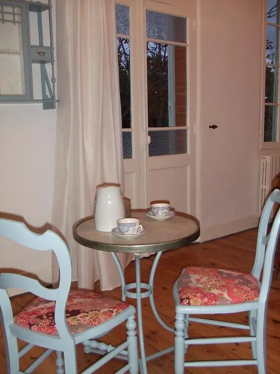 Villa Lea Tuluza 2*,